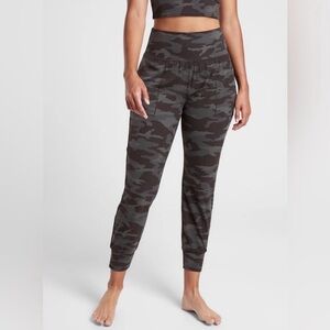 Athleta Salutation High Rise Jogger Leggings Camo Grey Black